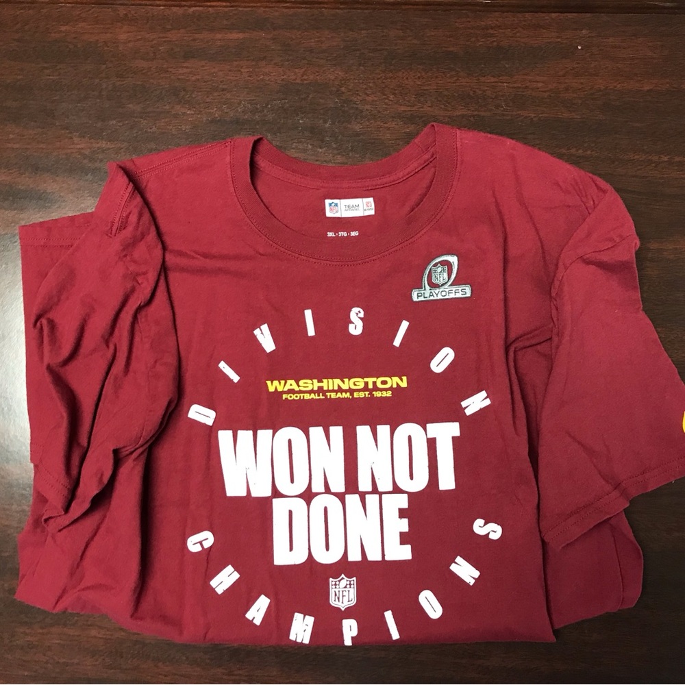 WASHINGTON REDSKINS TEAM ISSUE PLAYOFF TSHIRT - WORN AFTER PLAYOFF ONLY